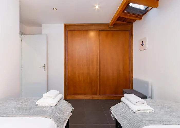 Casa Dos Mouros - 2 Quartos E Cozinha - Serra Da Estrela - *